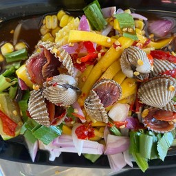 ยำมะม่วงหอยแคง