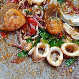 ร้านโครตกระเพราถาด