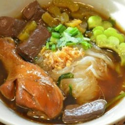 ก๋วยเตี๋ยวไก่..พุงกาง