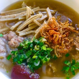 ก๋วยเตี๋ยวต้มยำ (สูตรมะนาว) ไข่มะตูม (by เตี๋ยวชิ้นตำ)