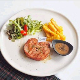 ST15 สเต็กแฮมรมควันย่าง Smoked Pork Ham steak