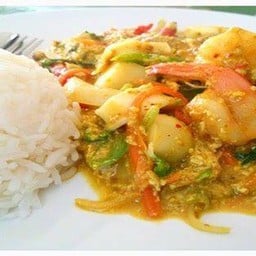 ข้าวราดผัดผงกะหรี่