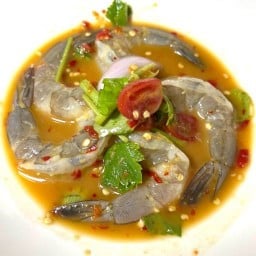 ยำเห็ดเข็มเส้นแก้ว