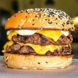 Nasmee Spicy Berger ถนน รวมมิตร รวมมิตร