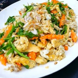 ผัดวุ้นเส้นใส่ไข่