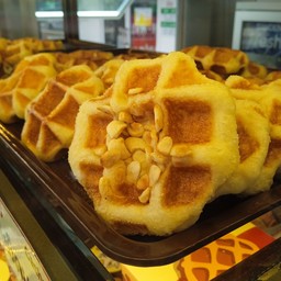 ขนมไข่อินเตอร์&Waffle BigDaddy สาขาถนนไร่กล้วย