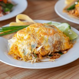 ผัดไทยห่อไข่
