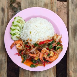 ข้าวสวยร้อนๆผัดกระเพรากุ้ง