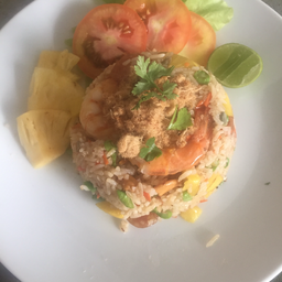 ข้าวผัดสัปะรด