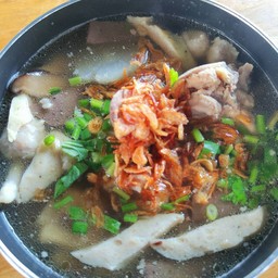 ก๋วยจั๊บญวน+สารพัดยำ