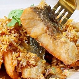 เนื้อปลากระพงทอดราดน้ำยำ