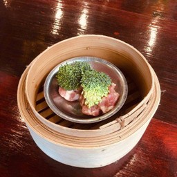 หมูติ่มซำหน้าบร็อคโคลี่