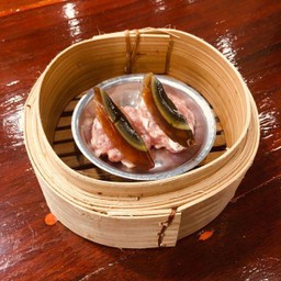 หมูติ่มซำหน้าไข่เยี่ยวม้า