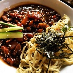 จาจังมยอน