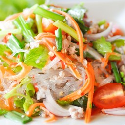 ยำวุ้นเส้น หมูสับ