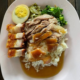 ข้าวขาหมูผสมหมูกรอบ