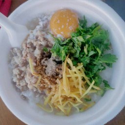 โจ๊กหมู โจ๊กไก่ ริมถนนหน้าโรงงานCH ซ.กิ่งแก้ว 33 กิ่งแก้ว 33