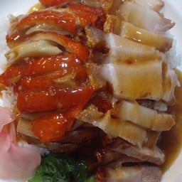 ข้าวหน้าหมูกรอบ + เป็ดย่าง