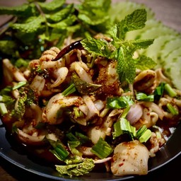 ลาบปลาหมึก