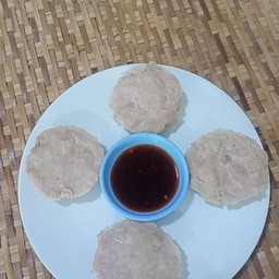 นายดอกไม้เกาเหลาเลือดหมู
