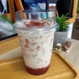 นมสดสตอเบอรี่