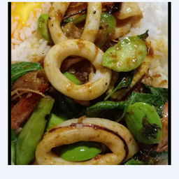 ผัดสตอปลาหมึก