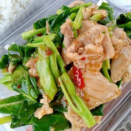 คะน้าน้ำมันหอยราดข้าว