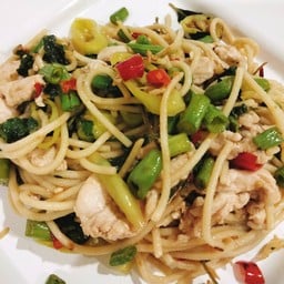 สปาเก็ตตี้กะเพราไก่