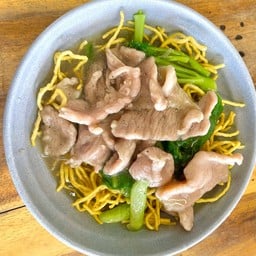 แม่เยื้องราดหน้ายอดผัก ซอยมังกร(1)