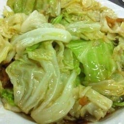 ผัดกะหล่ำปลี ราดข้าว