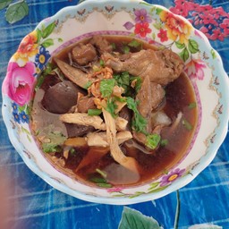ก๋วยเตี๋ยวไก่มะระ&อาหารตามสั่ง by เจ๊อ้อ