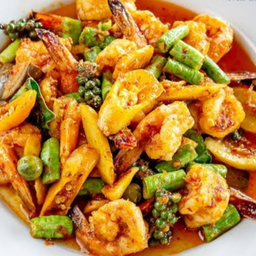 ผัดพริกแกงทะเล ราดข้าว