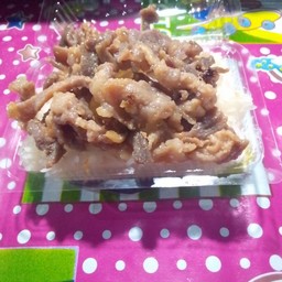 ข้าวเหนียวหน้าหมูเค็ม