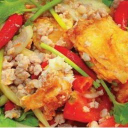 ยำไข่ดาวหมูสับ