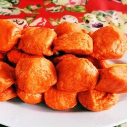 ลูกชิ้นปลาทอดกรอบแดง