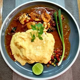 ข้าวผัดกะเพราไข่ข้น