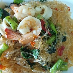 กระเพราวุ้นเส้นทะเล + น้ำเก๊กฮวย