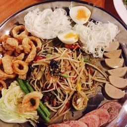 ส้มตำยำนัว