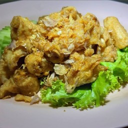 ไส้ตันทอดกระเทียมพริกไทย