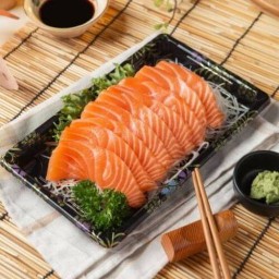 แซลมอนไหม🐟 กล่องใหญ่ๆแต่เราให้นิดเดียว🥰