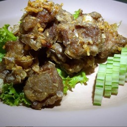 ซี่โครงหมูทอดกระเทียม
