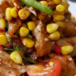 ตำข้าวโพดคอหมูย่างปูปลาร้า