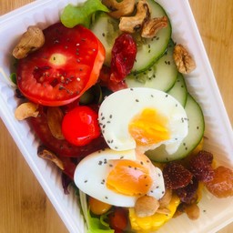 สลัดไข่ต้ม