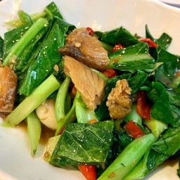 คะน้าปลาเค็ม(กับข้าว)