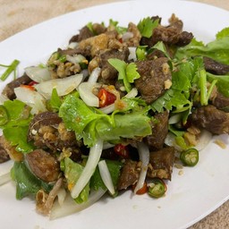 ยำหมูบะเต็ง