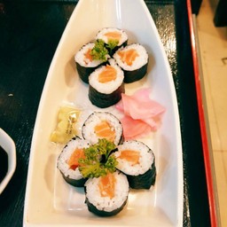 ซัลม่อนห่อสาหร่าย