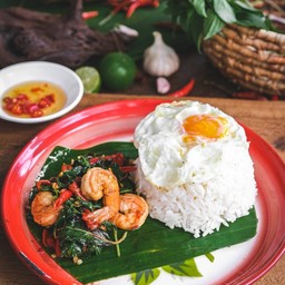 กะเพรากุ้ง ไข่ดาว