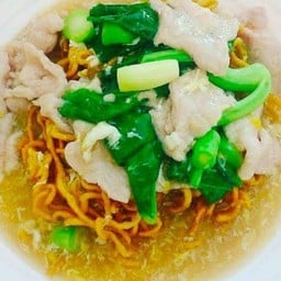 ราดหน้าหมี่กรอบ