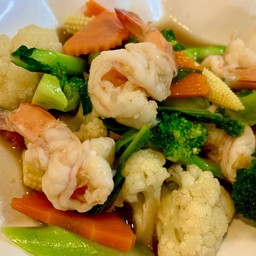 ผัดผักรวมกุ้งสด