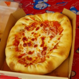 สุขาภิบาล3 โฮมเมดพิซซ่า(แป้งนวดมือ) Lalu homemade pizza (ละลุ โฮมเมดพิซซ่า)